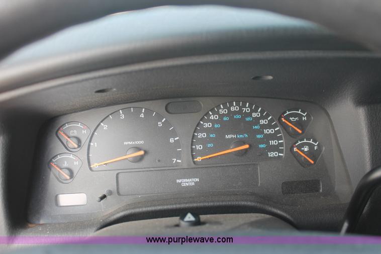 image for item I8154 2001 Dodge Durango SUV