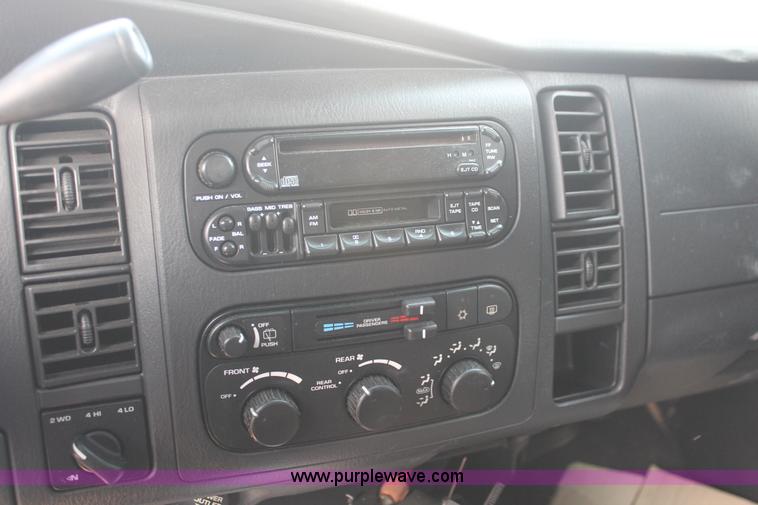 image for item I8154 2001 Dodge Durango SUV