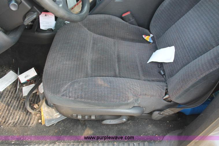 image for item I8154 2001 Dodge Durango SUV