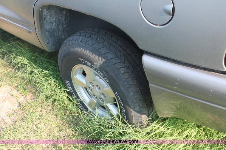 image for item I8154 2001 Dodge Durango SUV