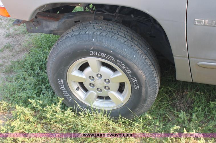 image for item I8154 2001 Dodge Durango SUV