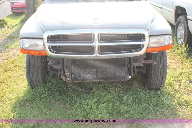 image for item I8154 2001 Dodge Durango SUV