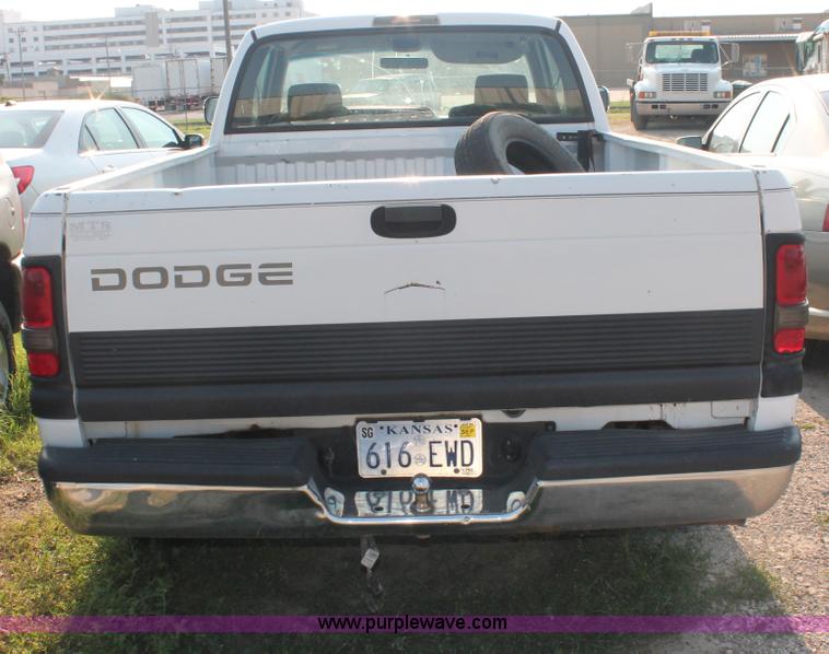 image for item I8155 1997 Dodge Ram 1500 SLT Club Cab pickup truck
