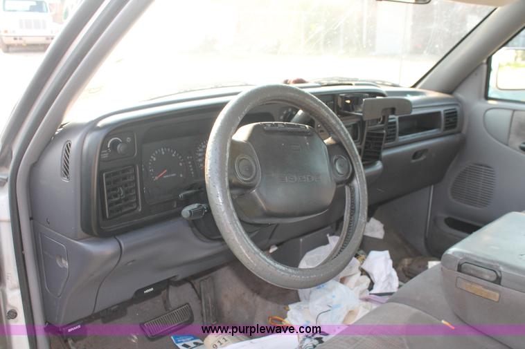 image for item I8155 1997 Dodge Ram 1500 SLT Club Cab pickup truck