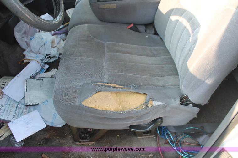 image for item I8155 1997 Dodge Ram 1500 SLT Club Cab pickup truck