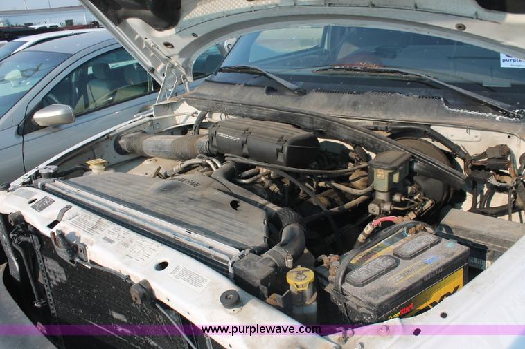 image for item I8155 1997 Dodge Ram 1500 SLT Club Cab pickup truck