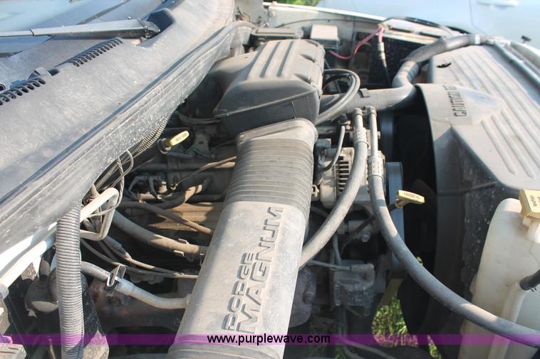 image for item I8155 1997 Dodge Ram 1500 SLT Club Cab pickup truck