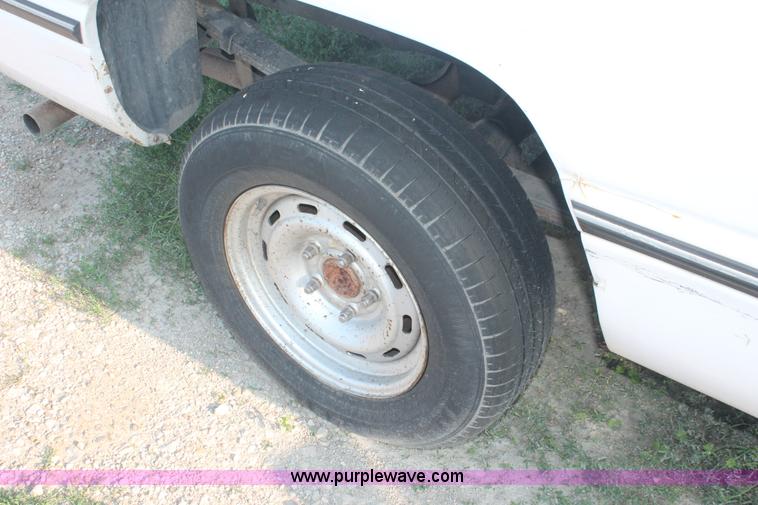 image for item I8155 1997 Dodge Ram 1500 SLT Club Cab pickup truck