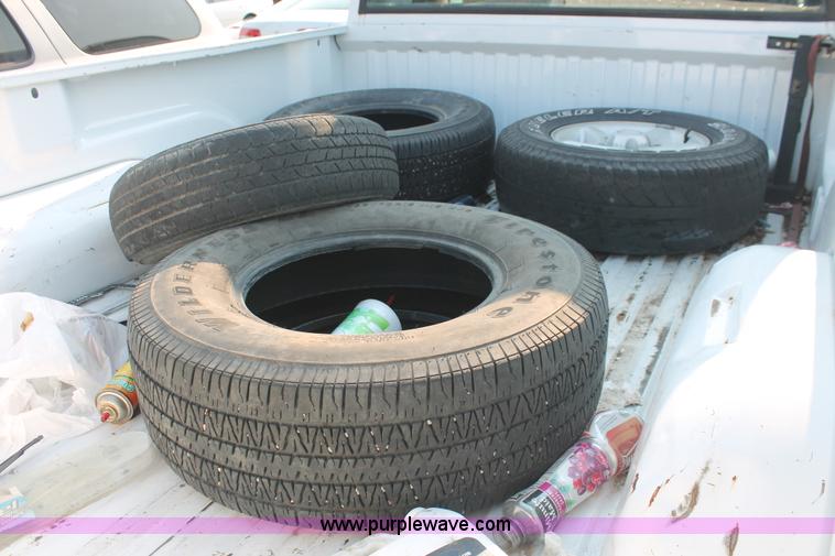 image for item I8155 1997 Dodge Ram 1500 SLT Club Cab pickup truck