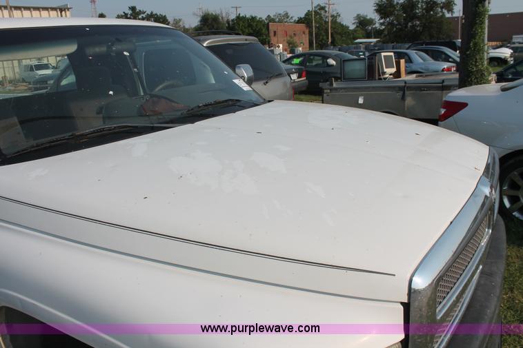 image for item I8155 1997 Dodge Ram 1500 SLT Club Cab pickup truck