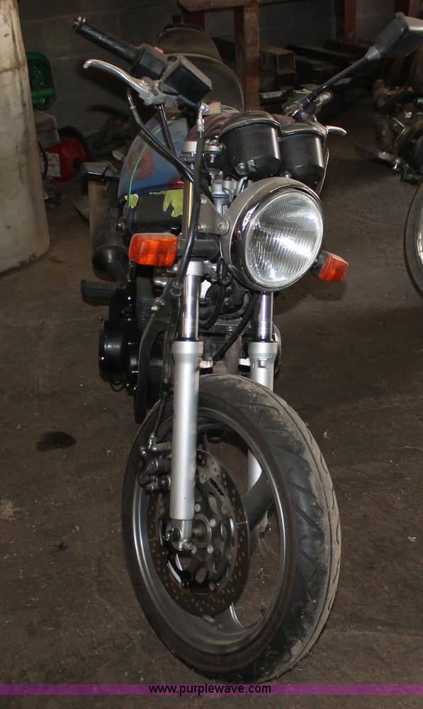 image for item I8156 1996 Suzuki G5500 motorcycle