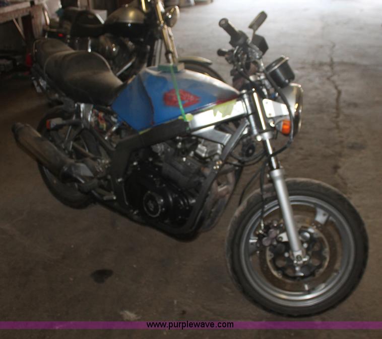 image for item I8156 1996 Suzuki G5500 motorcycle