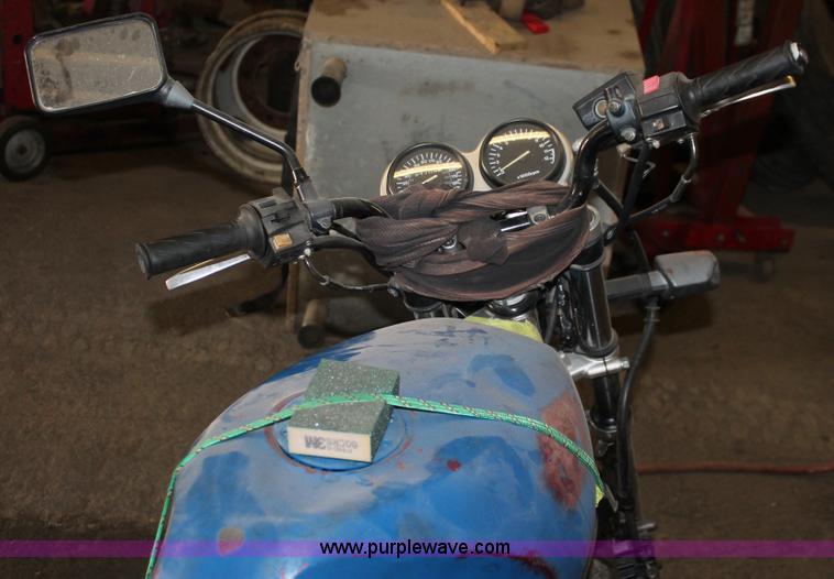image for item I8156 1996 Suzuki G5500 motorcycle