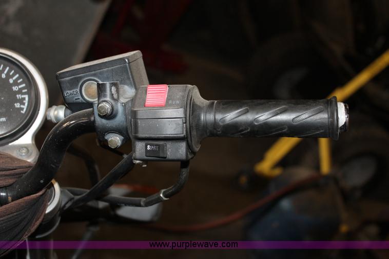 image for item I8156 1996 Suzuki G5500 motorcycle