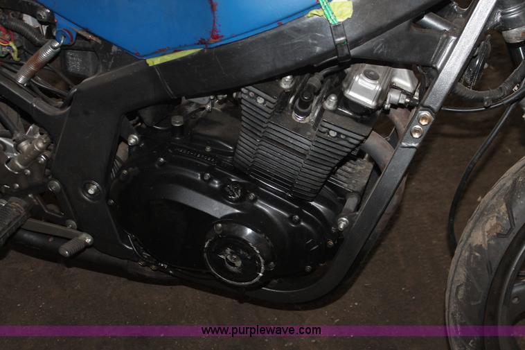 image for item I8156 1996 Suzuki G5500 motorcycle