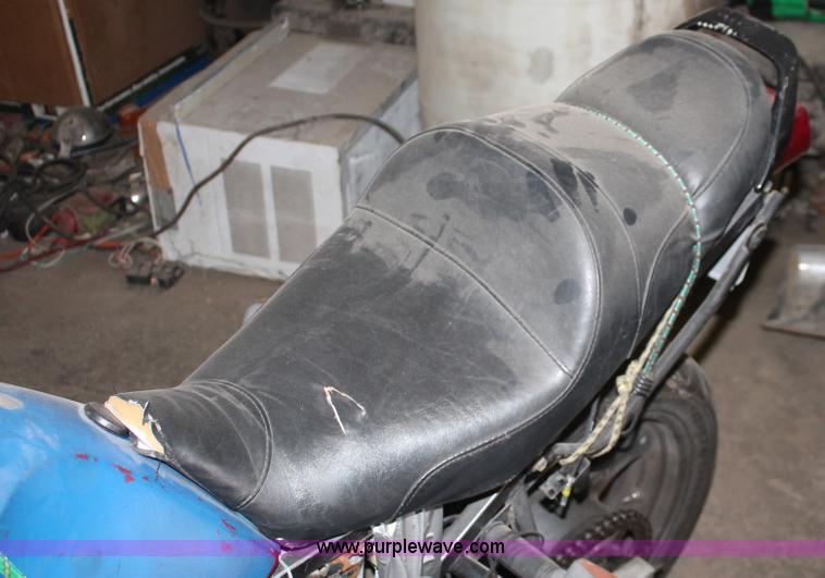 image for item I8156 1996 Suzuki G5500 motorcycle