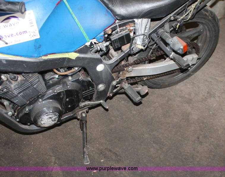 image for item I8156 1996 Suzuki G5500 motorcycle