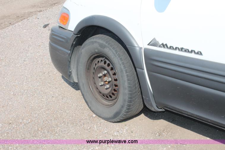 image for item I8157 2001 Pontiac Montana van