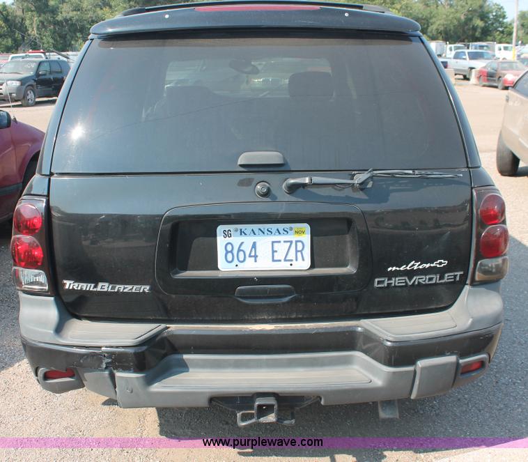 image for item I8158 2002 Chevrolet TrailBlazer SUV