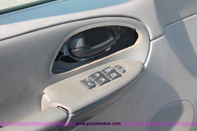 image for item I8158 2002 Chevrolet TrailBlazer SUV