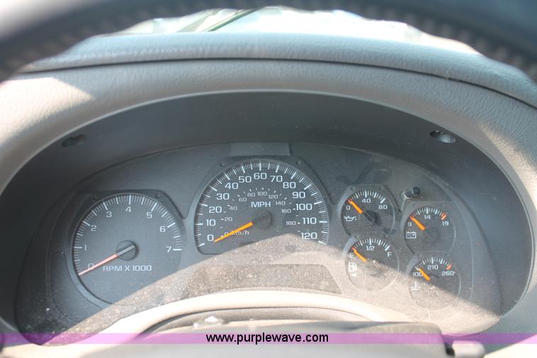 image for item I8158 2002 Chevrolet TrailBlazer SUV