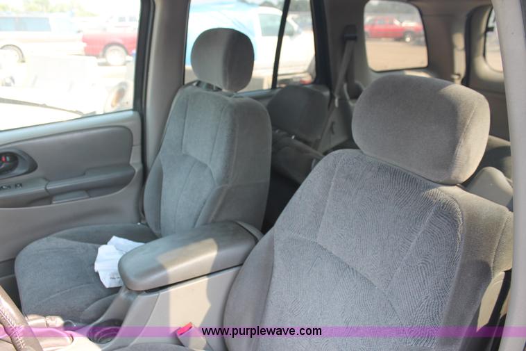 image for item I8158 2002 Chevrolet TrailBlazer SUV