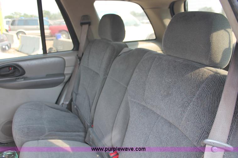 image for item I8158 2002 Chevrolet TrailBlazer SUV