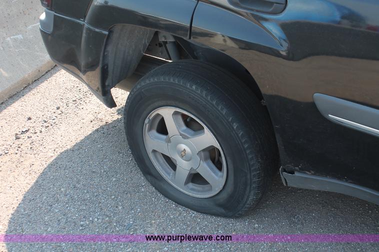 image for item I8158 2002 Chevrolet TrailBlazer SUV