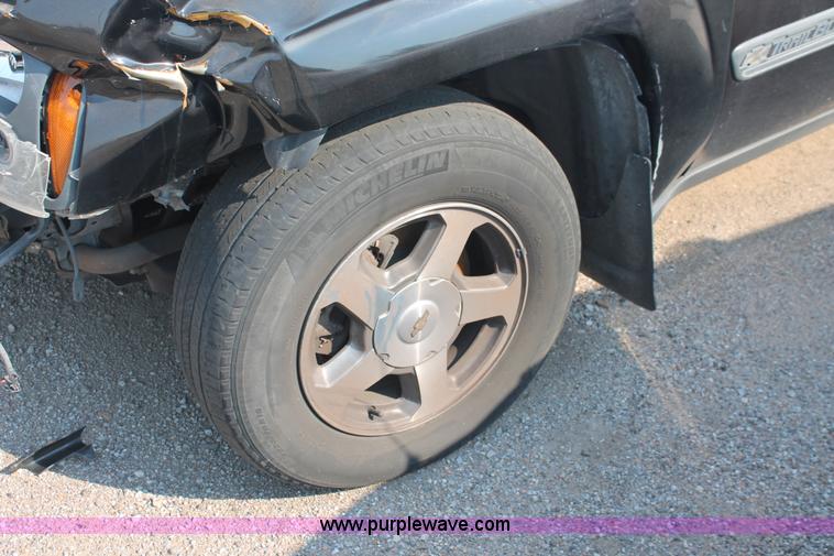 image for item I8158 2002 Chevrolet TrailBlazer SUV