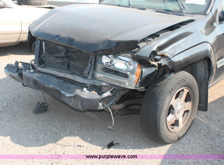 image for item I8158 2002 Chevrolet TrailBlazer SUV