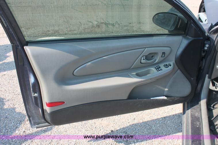 image for item I8160 2001 Chevrolet Monte Carlo LS