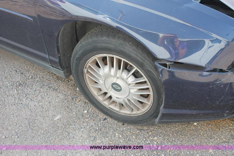 image for item I8160 2001 Chevrolet Monte Carlo LS