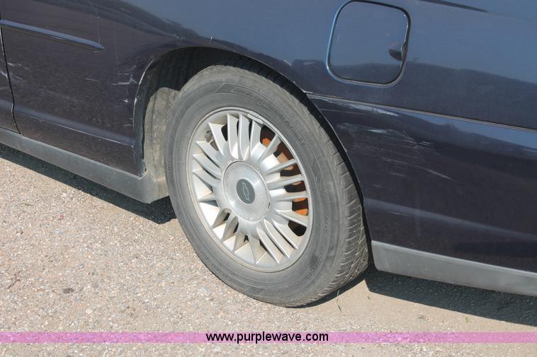 image for item I8160 2001 Chevrolet Monte Carlo LS