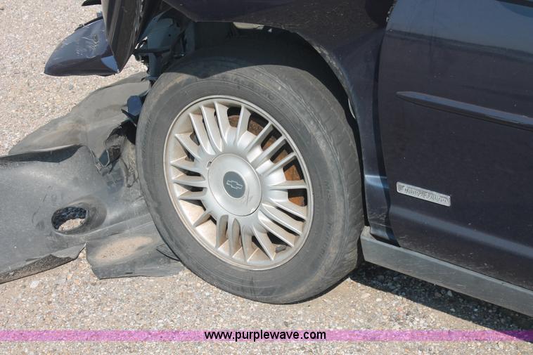 image for item I8160 2001 Chevrolet Monte Carlo LS