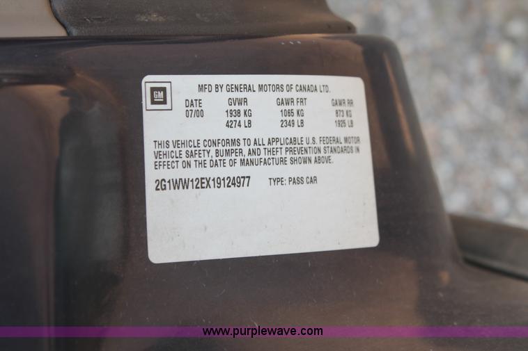 image for item I8160 2001 Chevrolet Monte Carlo LS