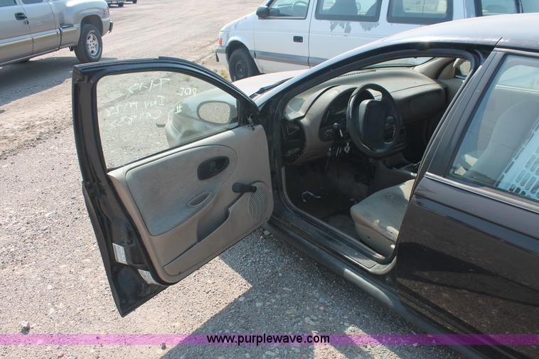 image for item I8161 1999 Saturn SL SL1