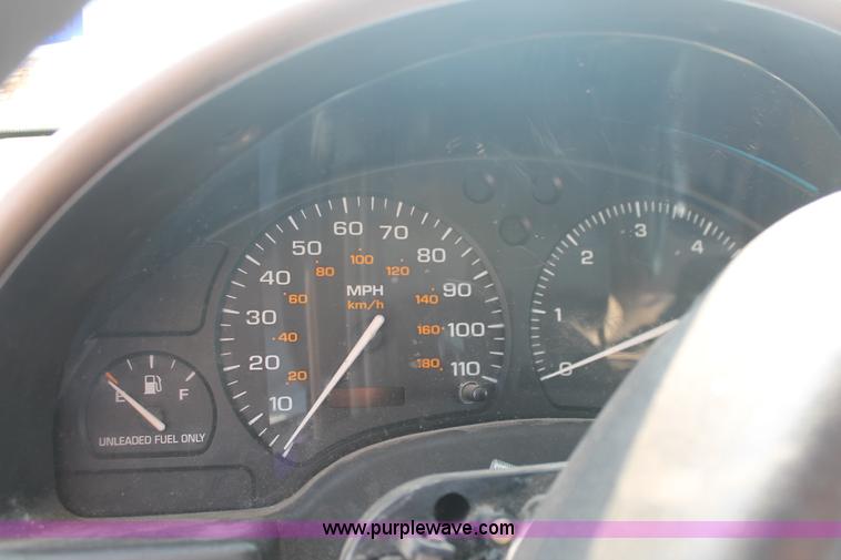 image for item I8161 1999 Saturn SL SL1