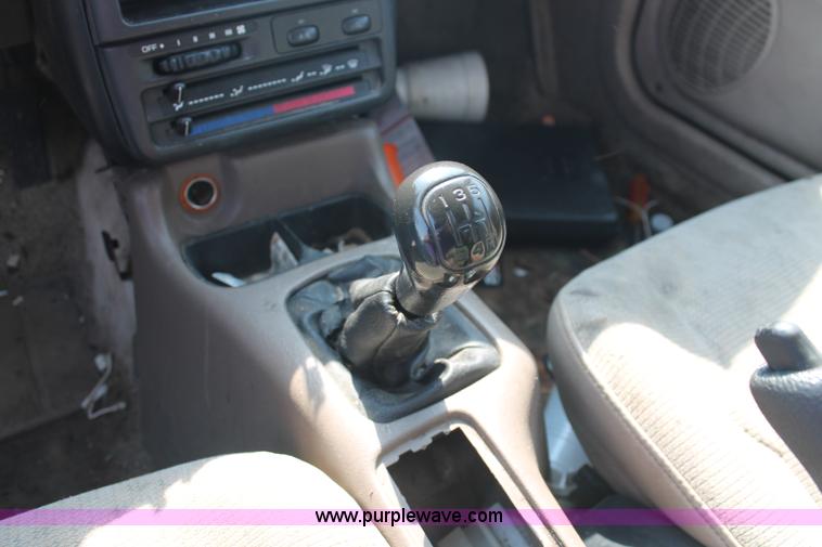 image for item I8161 1999 Saturn SL SL1