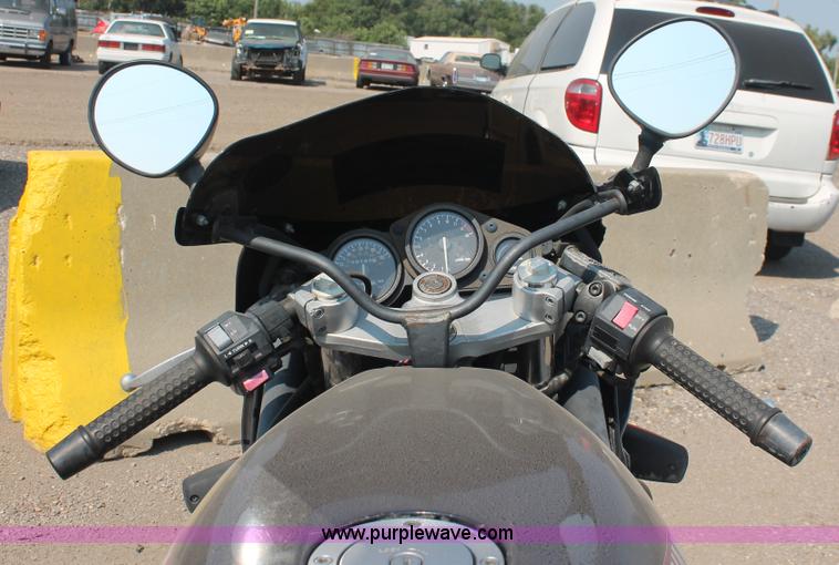 image for item I8163 1989 Yamaha FZR600 motorcycle