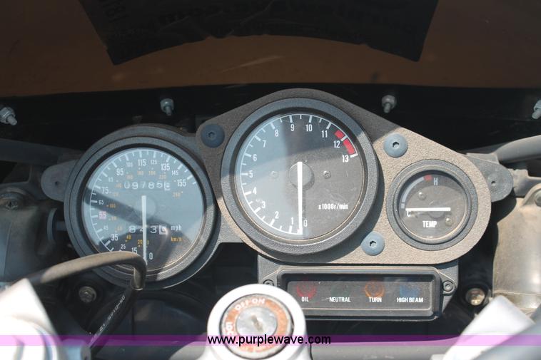 image for item I8163 1989 Yamaha FZR600 motorcycle