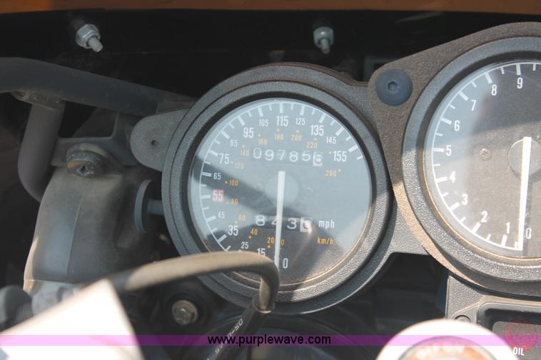 image for item I8163 1989 Yamaha FZR600 motorcycle