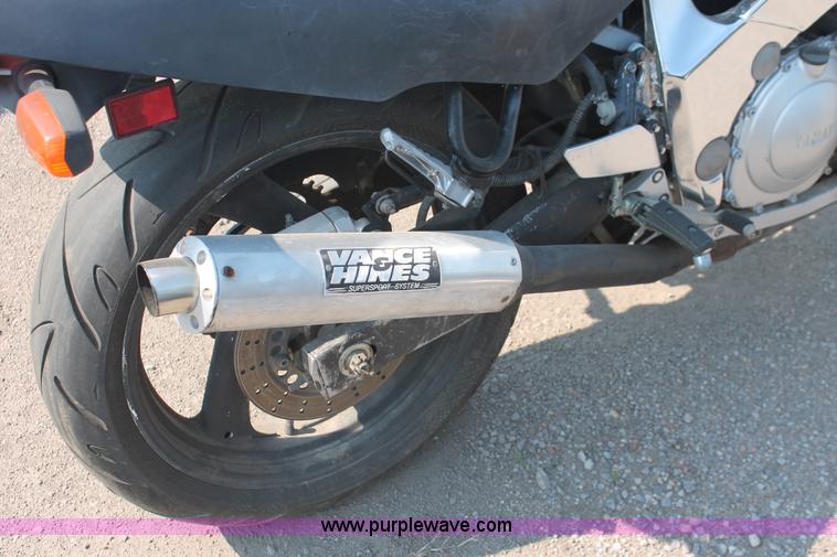 image for item I8163 1989 Yamaha FZR600 motorcycle