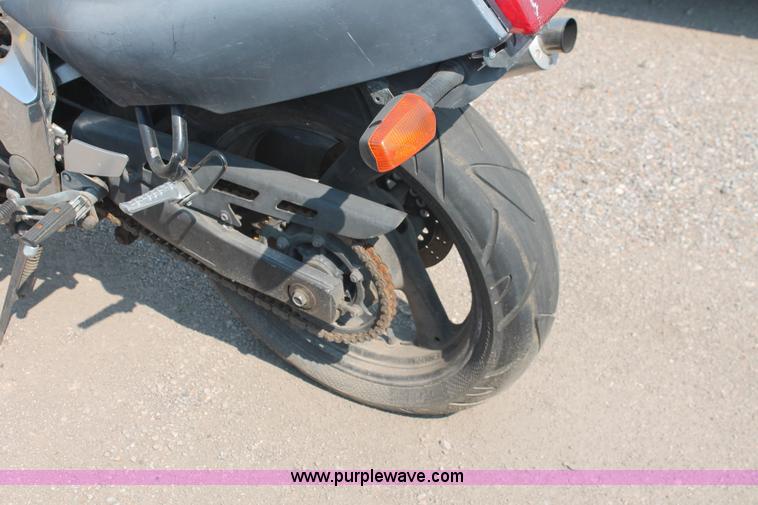 image for item I8163 1989 Yamaha FZR600 motorcycle