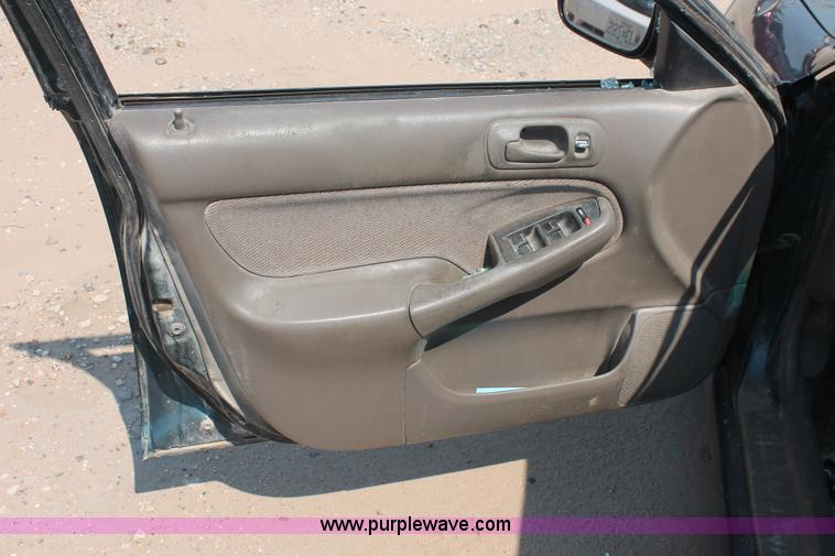 image for item I8165 1998 Honda Civic LX