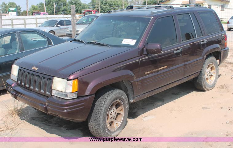 image for item I8166 1996 Jeep Grand Cherokee Limited SUV