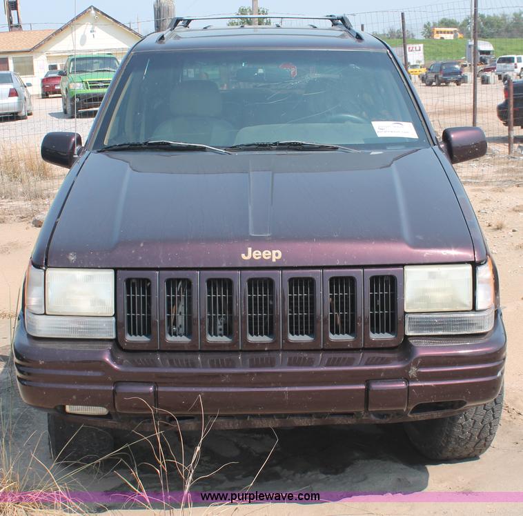 image for item I8166 1996 Jeep Grand Cherokee Limited SUV