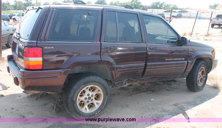 image for item I8166 1996 Jeep Grand Cherokee Limited SUV