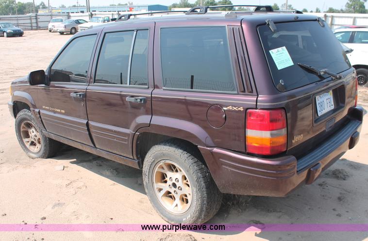 image for item I8166 1996 Jeep Grand Cherokee Limited SUV