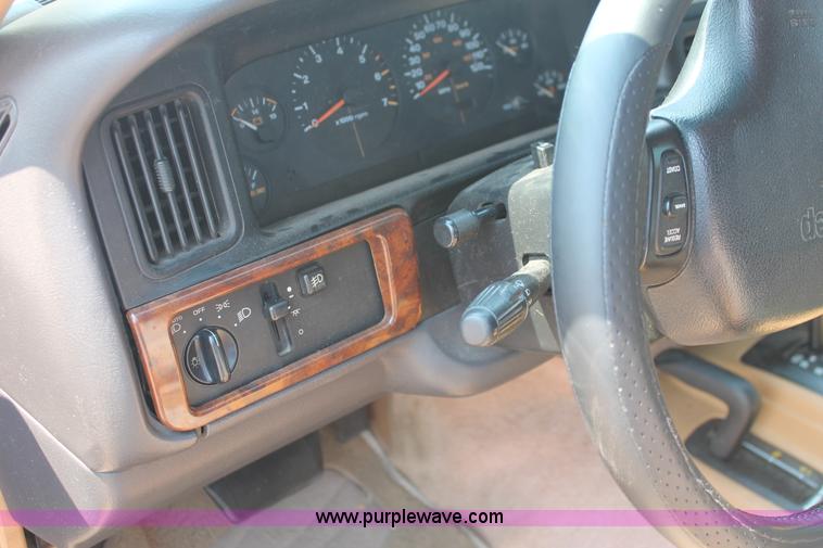 image for item I8166 1996 Jeep Grand Cherokee Limited SUV