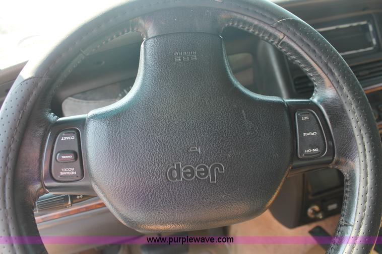 image for item I8166 1996 Jeep Grand Cherokee Limited SUV